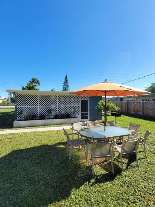 Uptown Cottage - Walk To The Beach And Restaurants Cocoa Beach Exterior photo